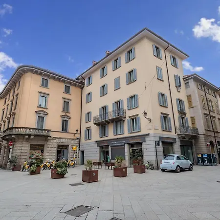 Guesthost - La Piazzetta 公寓 *